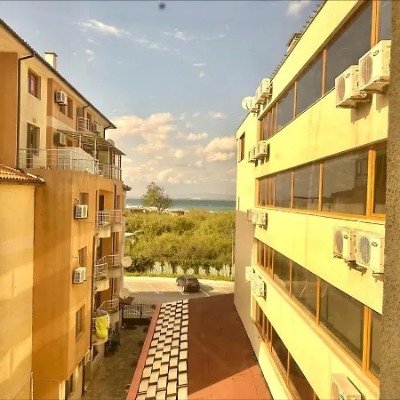 Bay - Menada Apatments