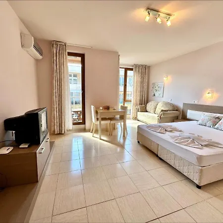 Bay - Menada Apatments