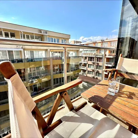 아파트 Bay - Menada Apatments 포마리