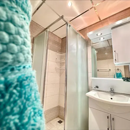 Bay - Menada Apatments * 포마리