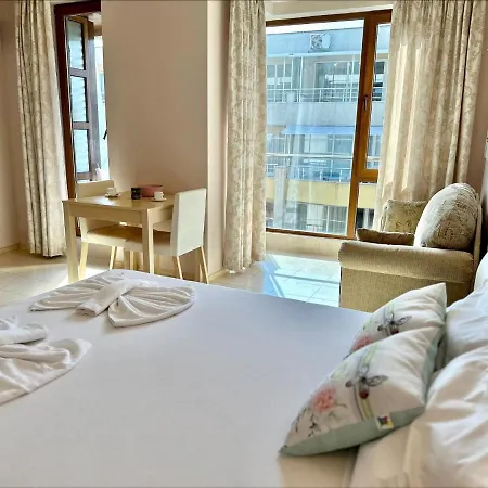 Bay - Menada Apatments 아파트