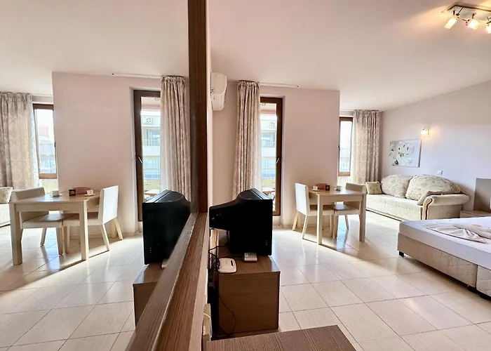 Bay - Menada Apatments Apartman